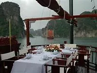 Khách sạn Dragon Pearl Junk Halong